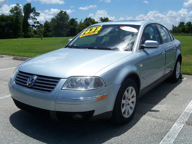 Volkswagen Passat 2003 photo 1