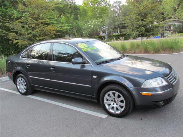 Volkswagen Passat 2003 photo 1