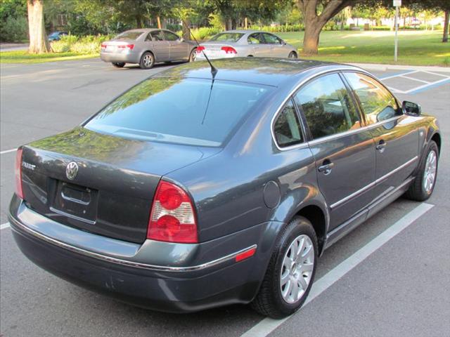 Volkswagen Passat 2003 photo 4