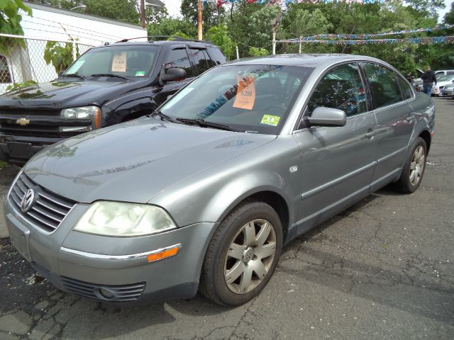 Volkswagen Passat LS W/leather Seats Sedan