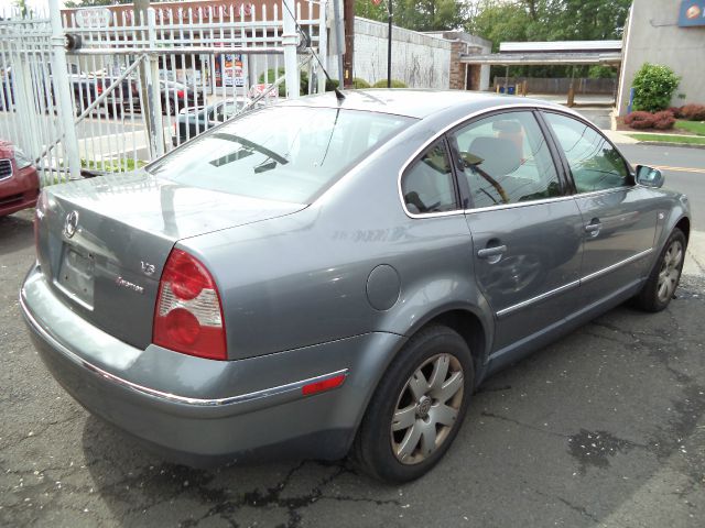 Volkswagen Passat 2003 photo 11