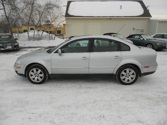 Volkswagen Passat 2003 photo 1