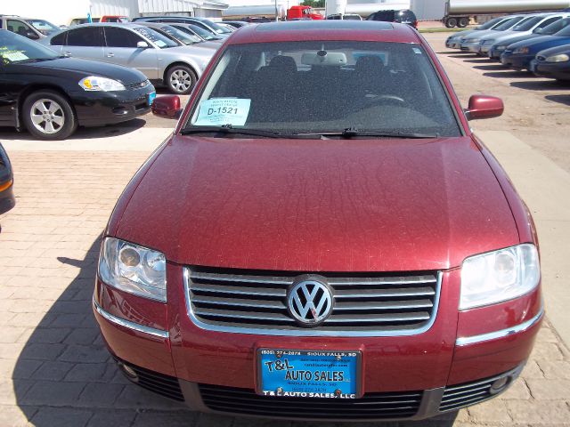 Volkswagen Passat LS W/leather Seats Sedan