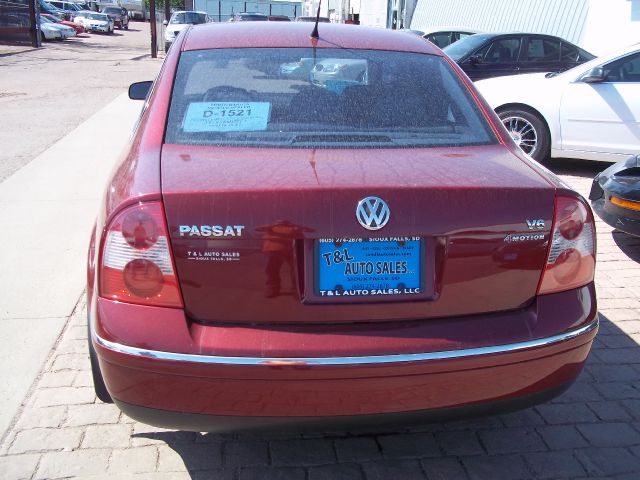 Volkswagen Passat 2003 photo 1