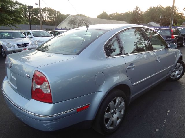 Volkswagen Passat 2003 photo 2