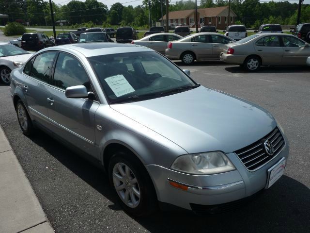 Volkswagen Passat 2004 photo 1