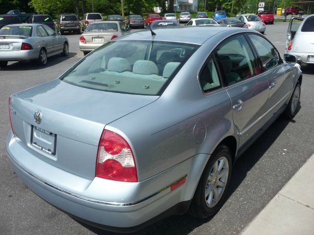 Volkswagen Passat 2004 photo 3