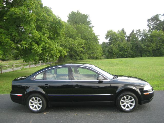 Volkswagen Passat 2004 photo 2