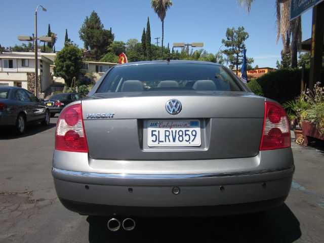 Volkswagen Passat 2004 photo 3