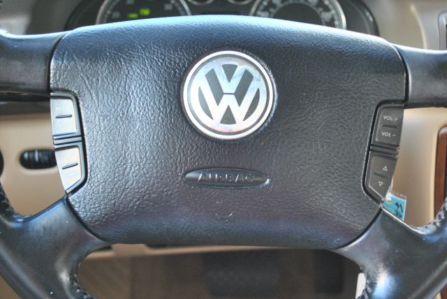 Volkswagen Passat 2004 photo 14