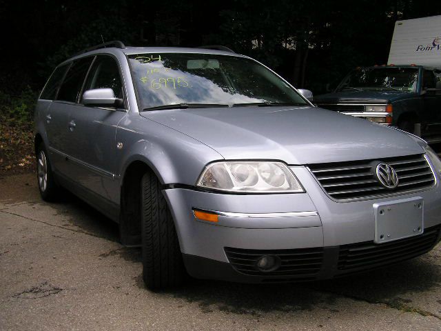 Volkswagen Passat FWD 4dr Sport Wagon