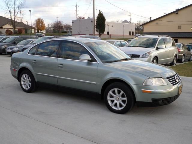 Volkswagen Passat 2004 photo 1