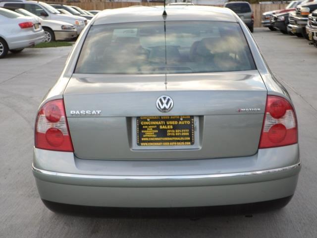 Volkswagen Passat 2004 photo 2