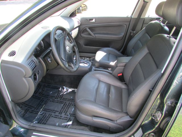 Volkswagen Passat 2004 photo 2