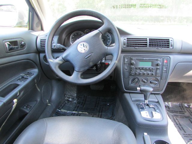 Volkswagen Passat 2004 photo 4