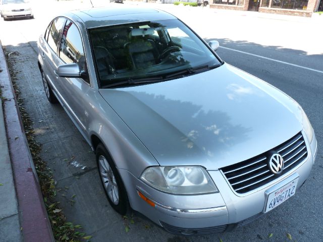 Volkswagen Passat 2004 photo 18