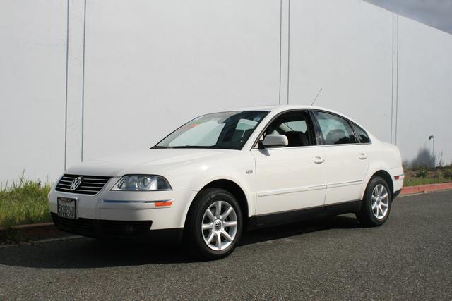 Volkswagen Passat 2004 photo 2