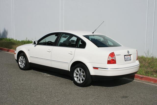 Volkswagen Passat 2004 photo 3