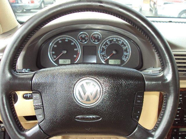 Volkswagen Passat 2004 photo 12