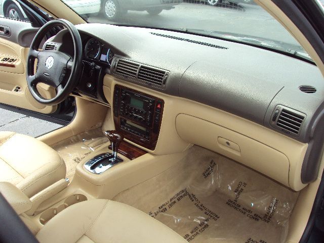 Volkswagen Passat 2004 photo 16