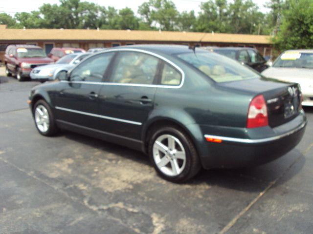 Volkswagen Passat 2004 photo 19