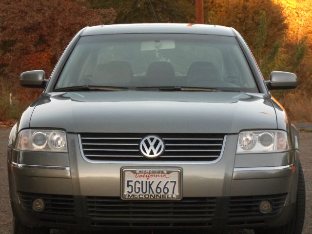 Volkswagen Passat 2004 photo 1