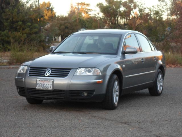 Volkswagen Passat 2004 photo 2