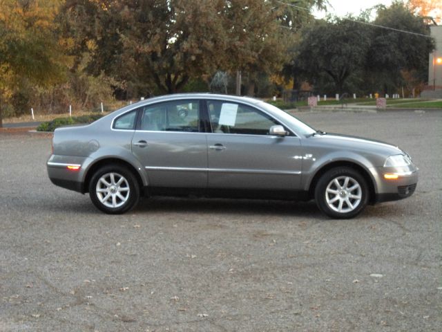 Volkswagen Passat 2004 photo 4