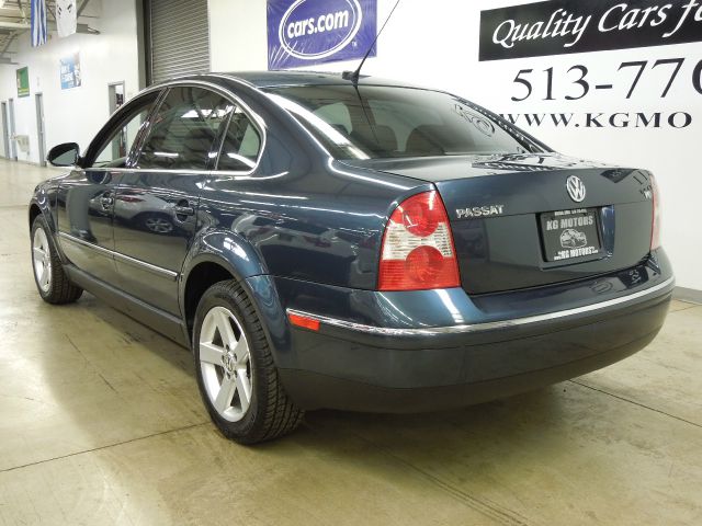 Volkswagen Passat 2004 photo 18