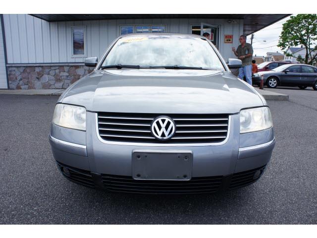 Volkswagen Passat 2004 photo 2