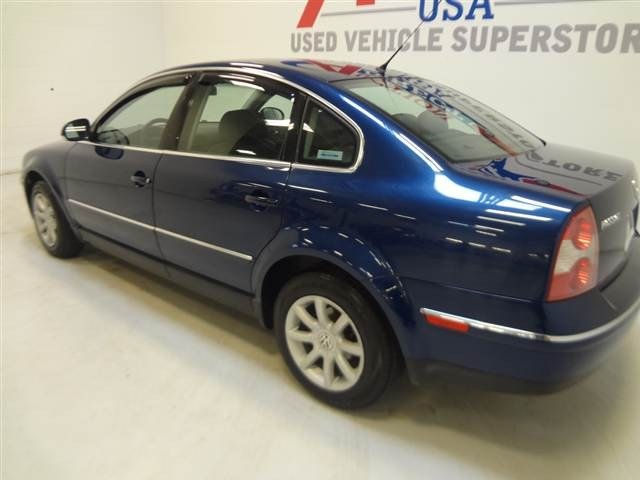 Volkswagen Passat 2004 photo 2