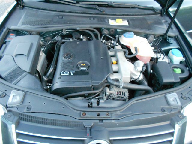 Volkswagen Passat 2004 photo 11