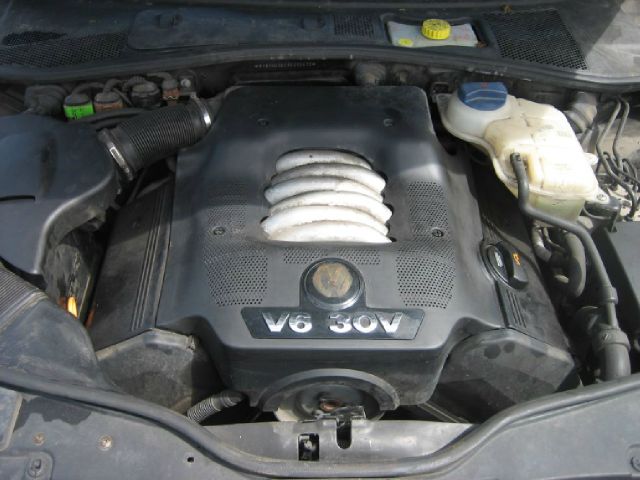 Volkswagen Passat 2004 photo 12