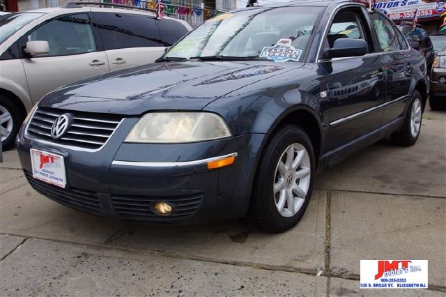 Volkswagen Passat 2004 photo 2