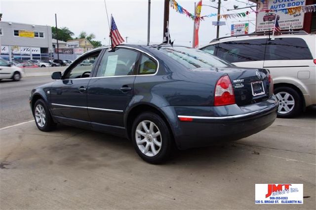 Volkswagen Passat 2004 photo 4