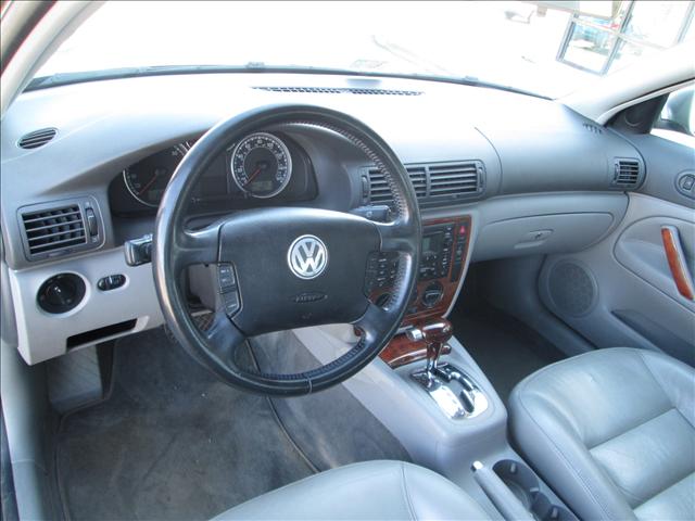 Volkswagen Passat 2004 photo 1