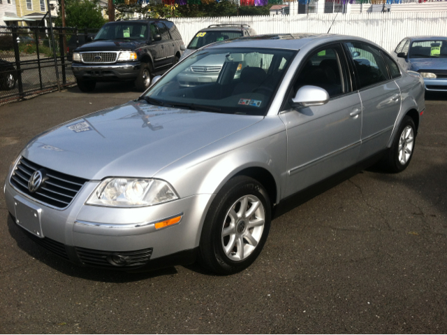 Volkswagen Passat 2004 photo 1