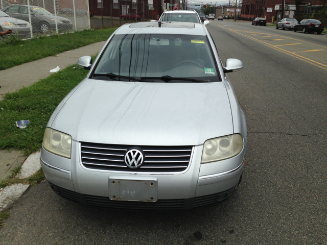 Volkswagen Passat 2004 photo 2