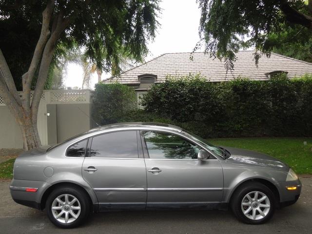 Volkswagen Passat 2004 photo 4