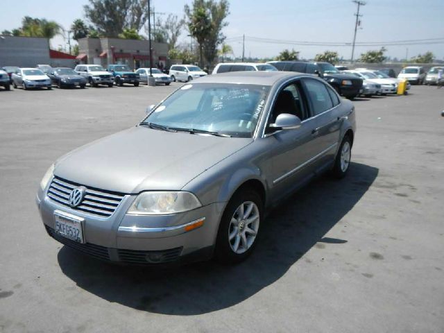 Volkswagen Passat 2004 photo 2