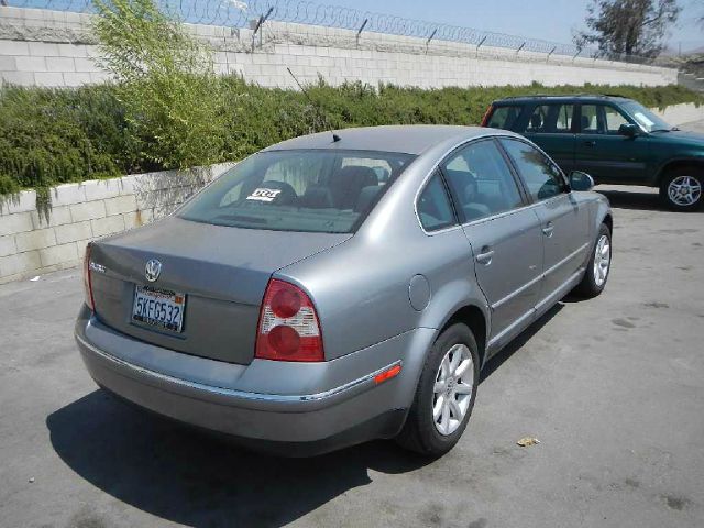 Volkswagen Passat 2004 photo 4