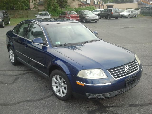 Volkswagen Passat 2004 photo 2