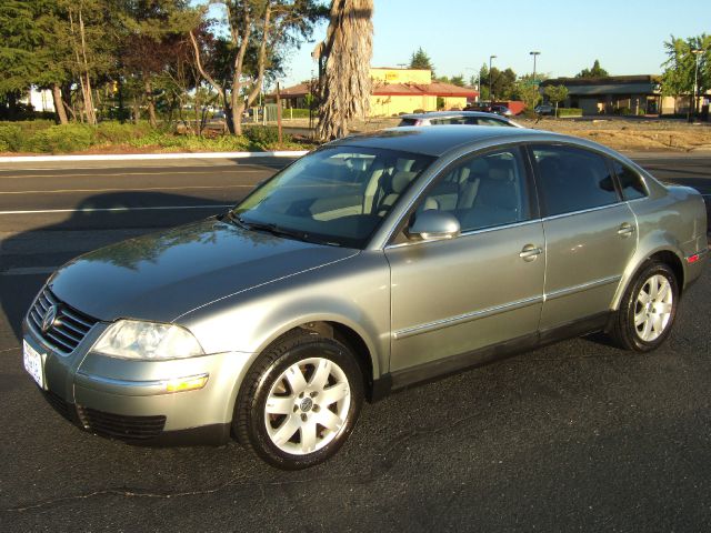 Volkswagen Passat 2004 photo 14