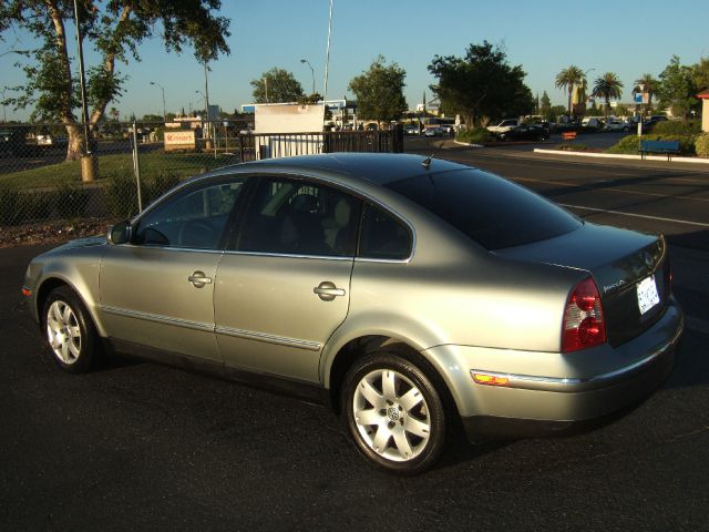 Volkswagen Passat 2004 photo 8