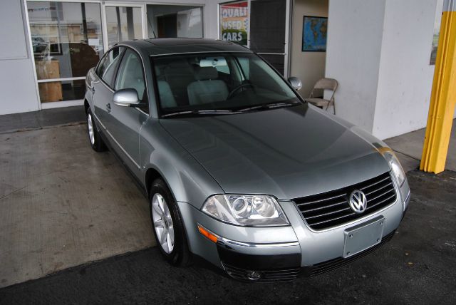 Volkswagen Passat 2004 photo 2