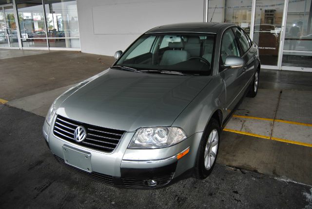 Volkswagen Passat 2004 photo 4