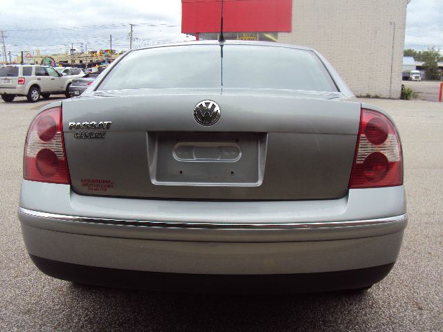 Volkswagen Passat 2004 photo 11