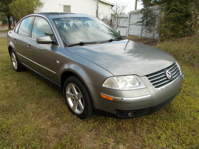 Volkswagen Passat 2004 photo 1