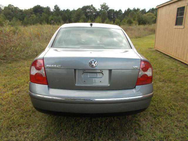 Volkswagen Passat 2004 photo 2