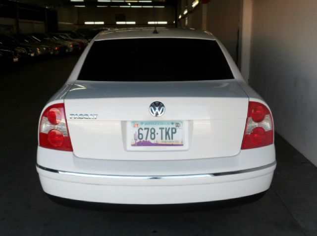 Volkswagen Passat 2004 photo 2